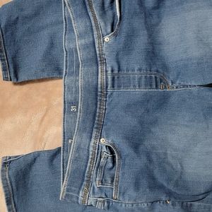 Levis stretchy jean